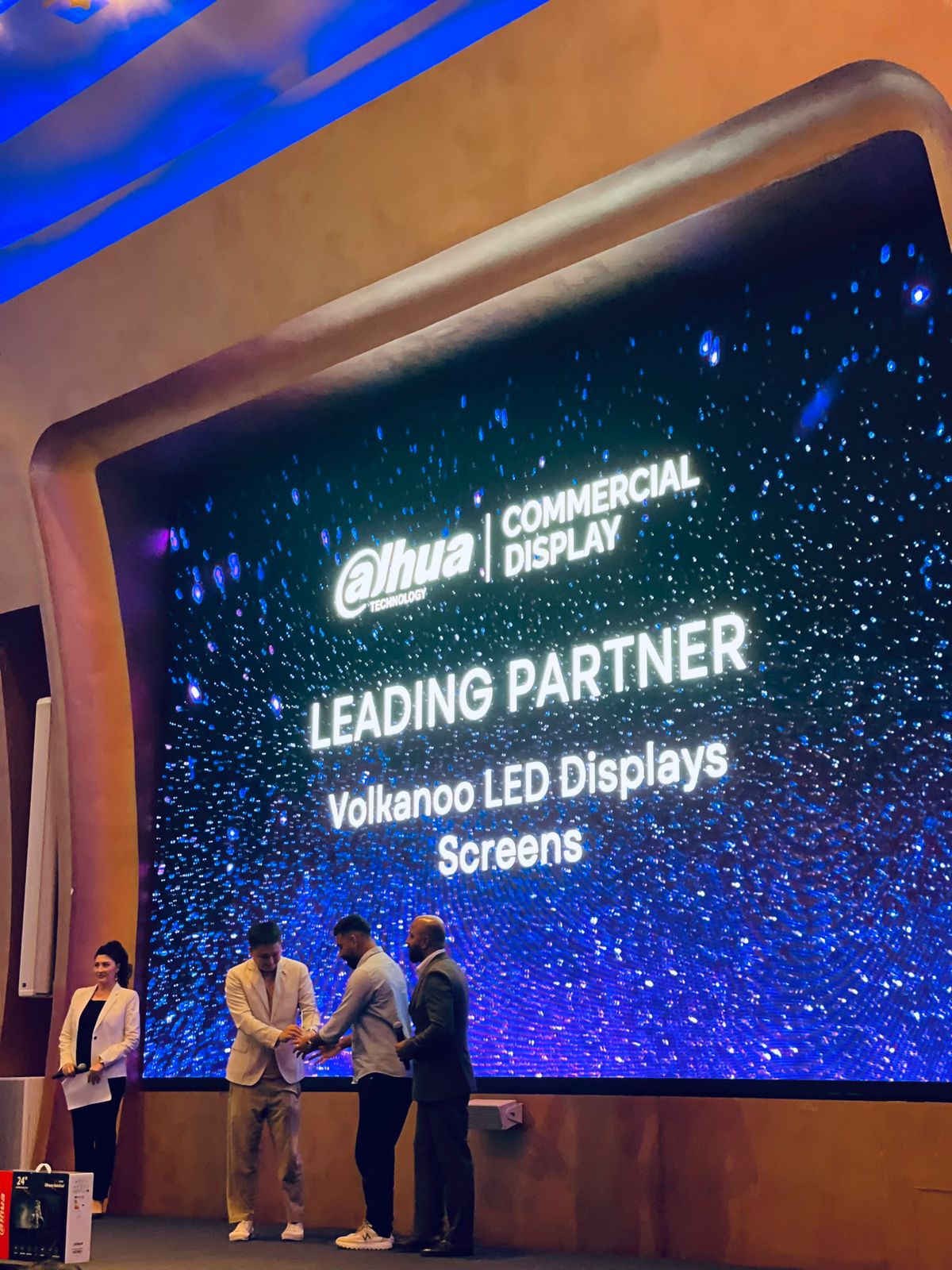 dahua-leading-partner-appreciation-award-in-uae (2)